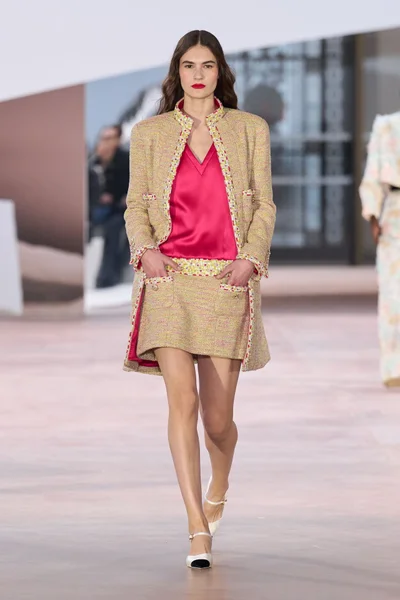 Look 14